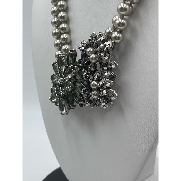 J. Crew Vintage Faux Pearl Gray Cluster Statement Rhinestone
Necklace - Picture 11 of 13
